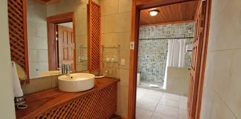 Modern Bathrooms Hotel Ficus