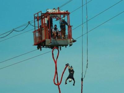 Bungee Jumping