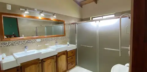 Bathroom Hotel Las Orquideas