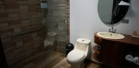 Bathroom Hotel Miramontes
