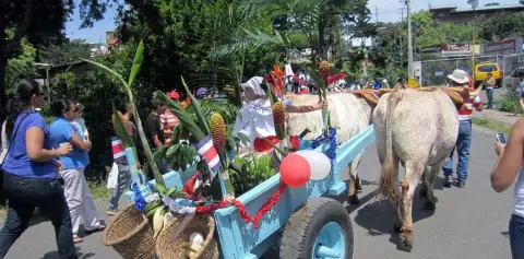 Tradional Parade Monteverde
