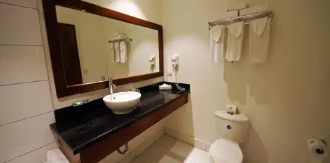Bathroom Country Inn and Suites Costa Rica